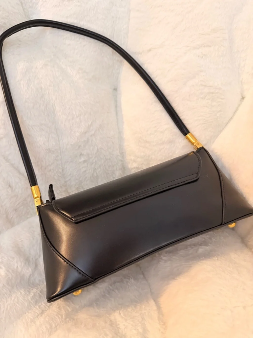 Classic Black Leather Shoulder Bag with Gold Hardware - Picture 4 of 5